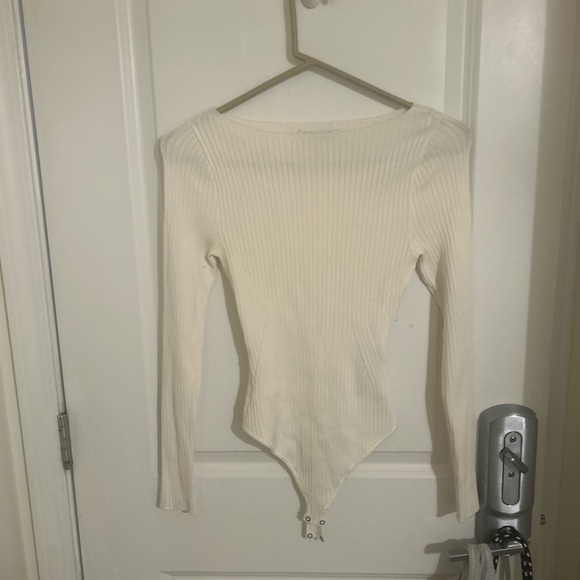 Abercrombie and Fitch White Bodysuit - Picture 4 of 4